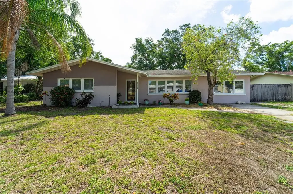 1795 Woodridge Drive Clearwater FL 33756