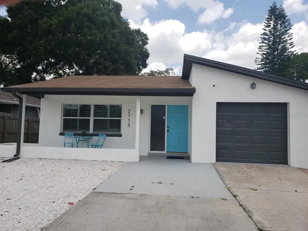 2115 W Perio Street Tampa FL 33612