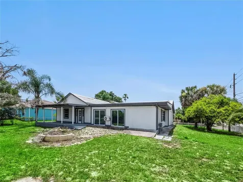 1902 Paragon Street Deltona FL 32738