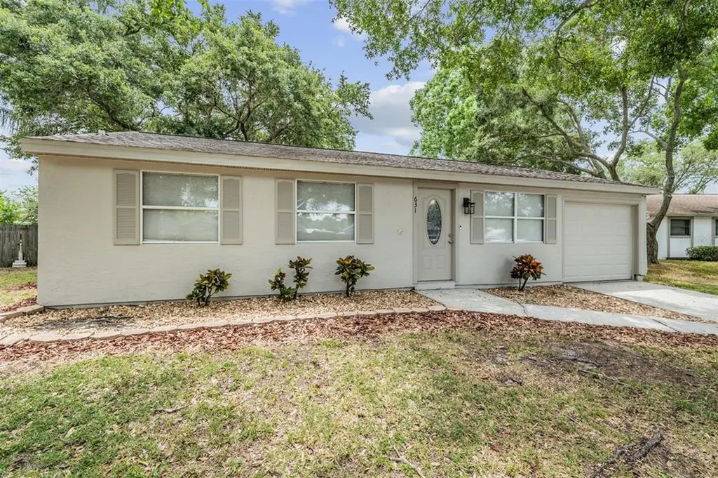 631 Bay Lake Trail Oldsmar FL 34677