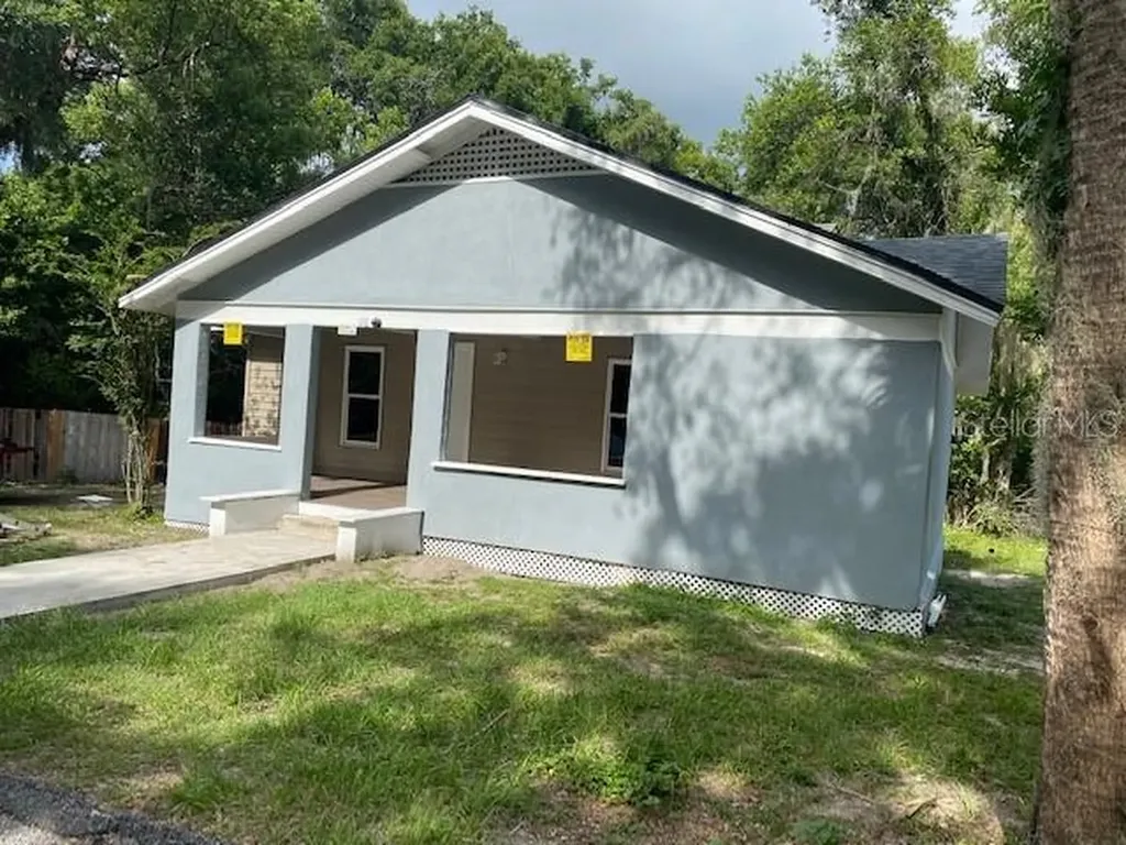 128 S Chandler Avenue Deland FL 32724