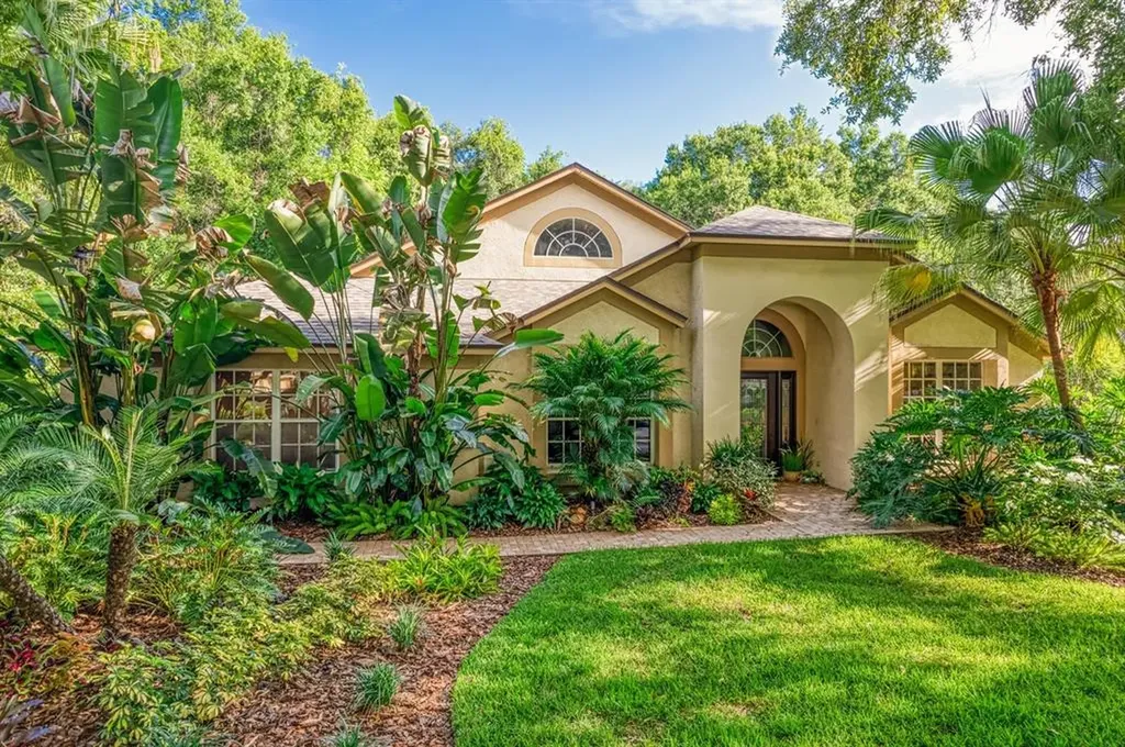 5081 Southampton Circle Tampa FL 33647