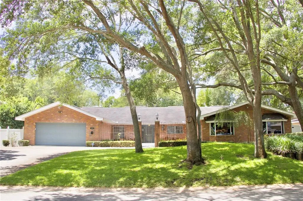 8228 132nd Street Seminole FL 33776