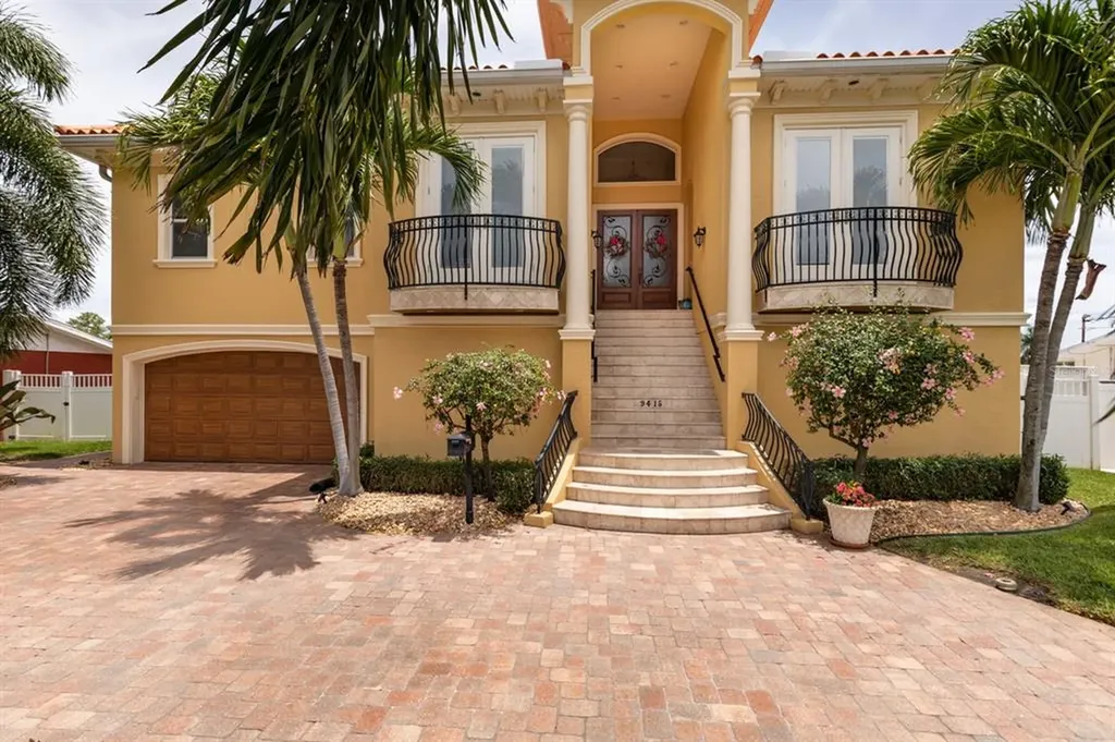 9415 Treasure Lane NE St Petersburg FL 33702