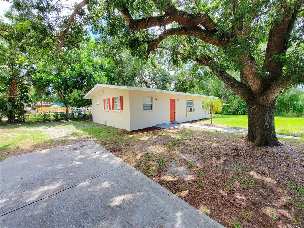 224 10th Avenue E Bradenton FL 34208