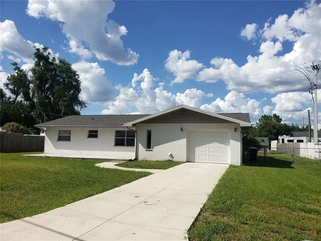 5611 18th Avenue E Bradenton FL 34208