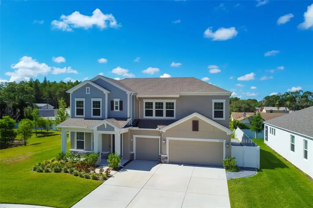 4906 Lakeshore Oaks Court Tampa FL 33624