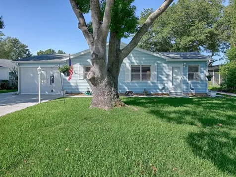 515 Saint Andrews Boulevard Lady Lake FL 32159
