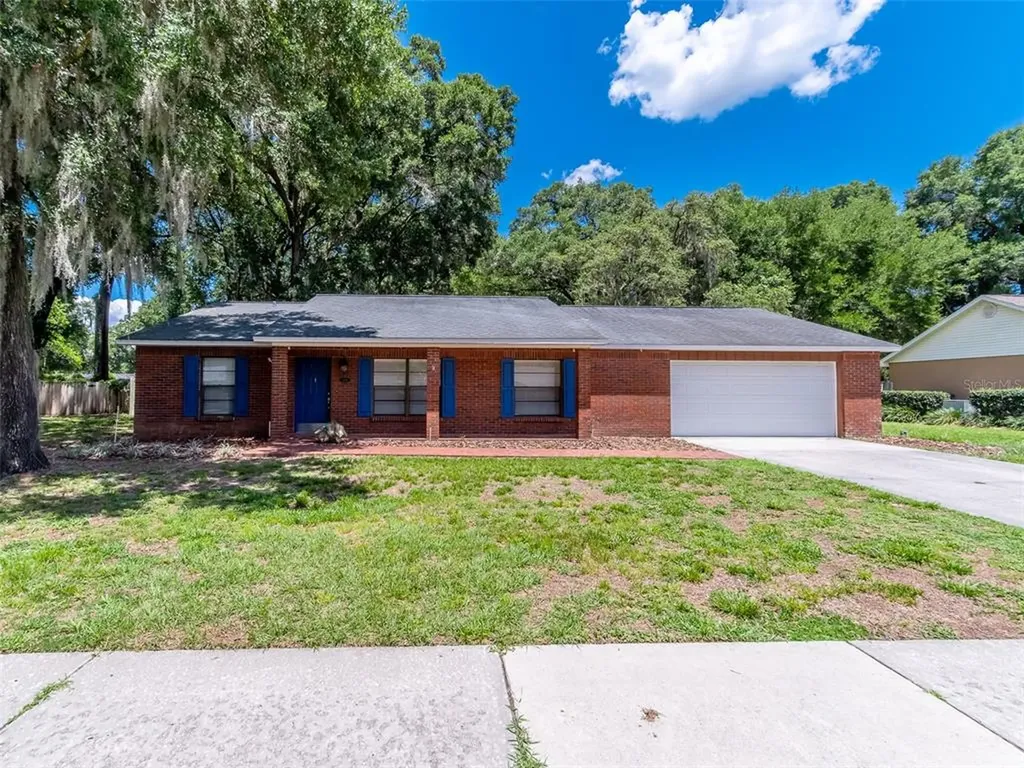 2114 Arch Mcdonald Drive Dover FL 33527