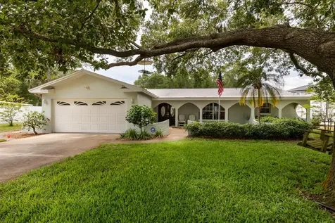 1814 Dormieone Road N St Petersburg FL 33710