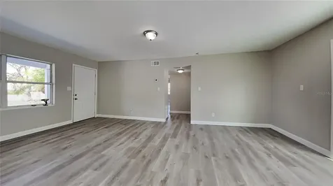 5470 Wren Street Orlando FL 32807