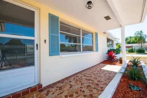 5220 Penguin Drive Holiday FL 34690