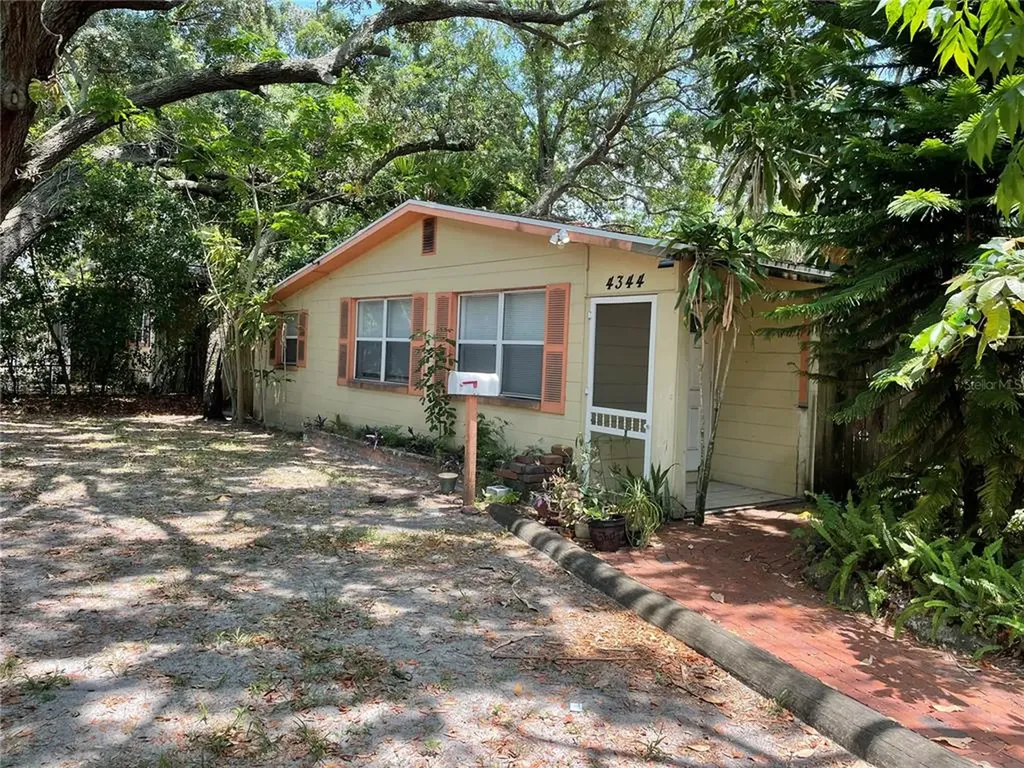 4344 10th Avenue S St Petersburg FL 33711