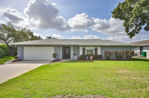 6977 Greenbrier Drive Seminole FL 33777