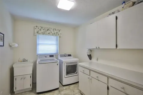 6977 Greenbrier Drive Seminole FL 33777