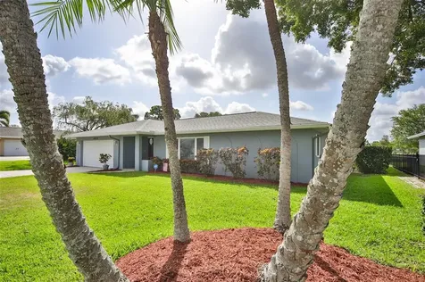 6977 Greenbrier Drive Seminole FL 33777