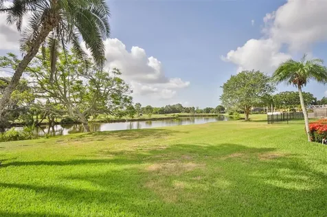 6977 Greenbrier Drive Seminole FL 33777