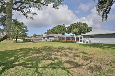 6977 Greenbrier Drive Seminole FL 33777