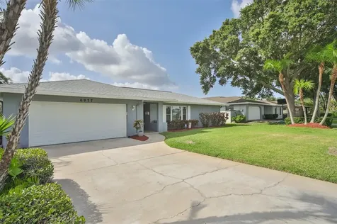 6977 Greenbrier Drive Seminole FL 33777