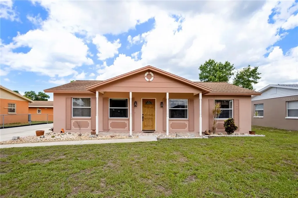 4908 Holiday Drive Tampa FL 33615
