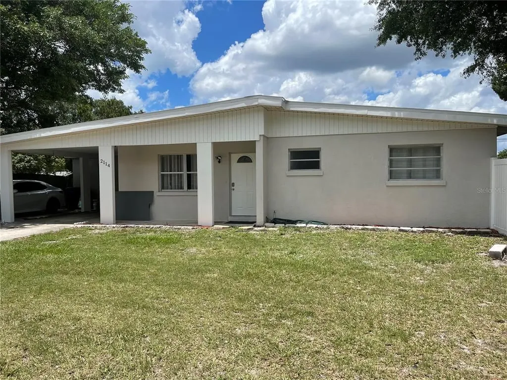 2114 30th Avenue W Bradenton FL 34205