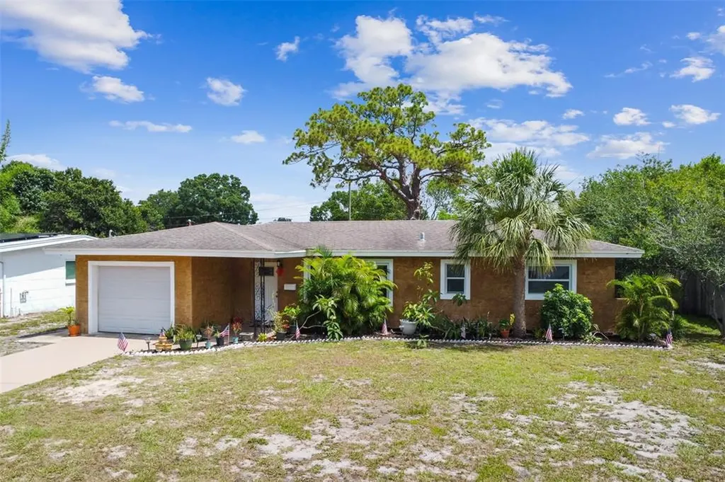 6259 39th Avenue N St Petersburg FL 33709