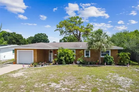 6259 39th Avenue N St Petersburg FL 33709