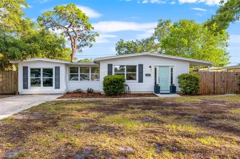 7318 11th Avenue N St Petersburg FL 33710