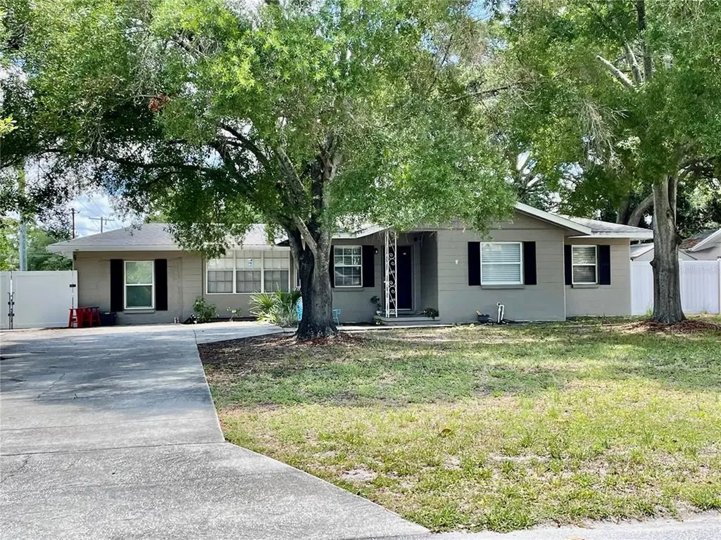 2302 S Thixton Court Tampa FL 33629