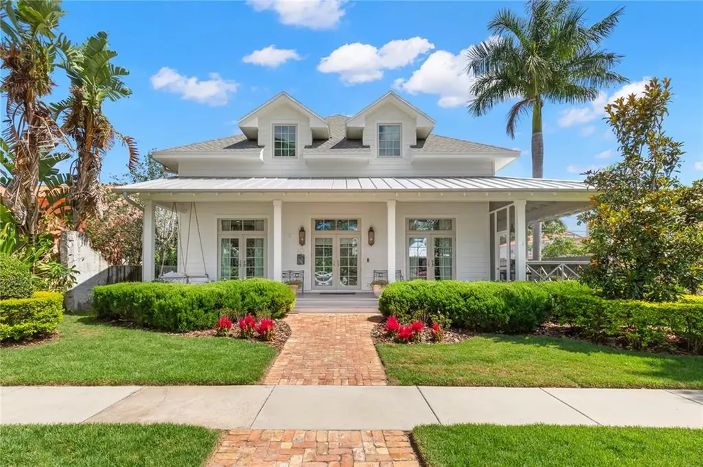 325 21st Avenue NE St Petersburg FL 33704