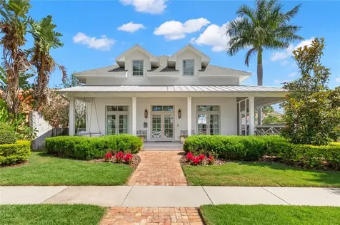 325 21st Avenue NE St Petersburg FL 33704