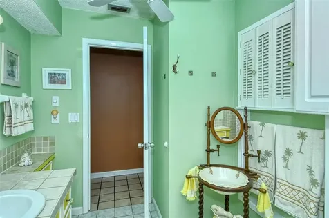 7305 Connecticut Avenue Sarasota FL 34243