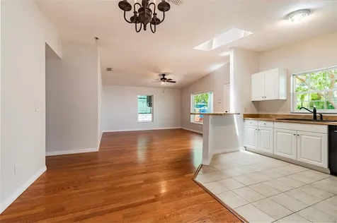 510 13th Avenue S St Petersburg FL 33701