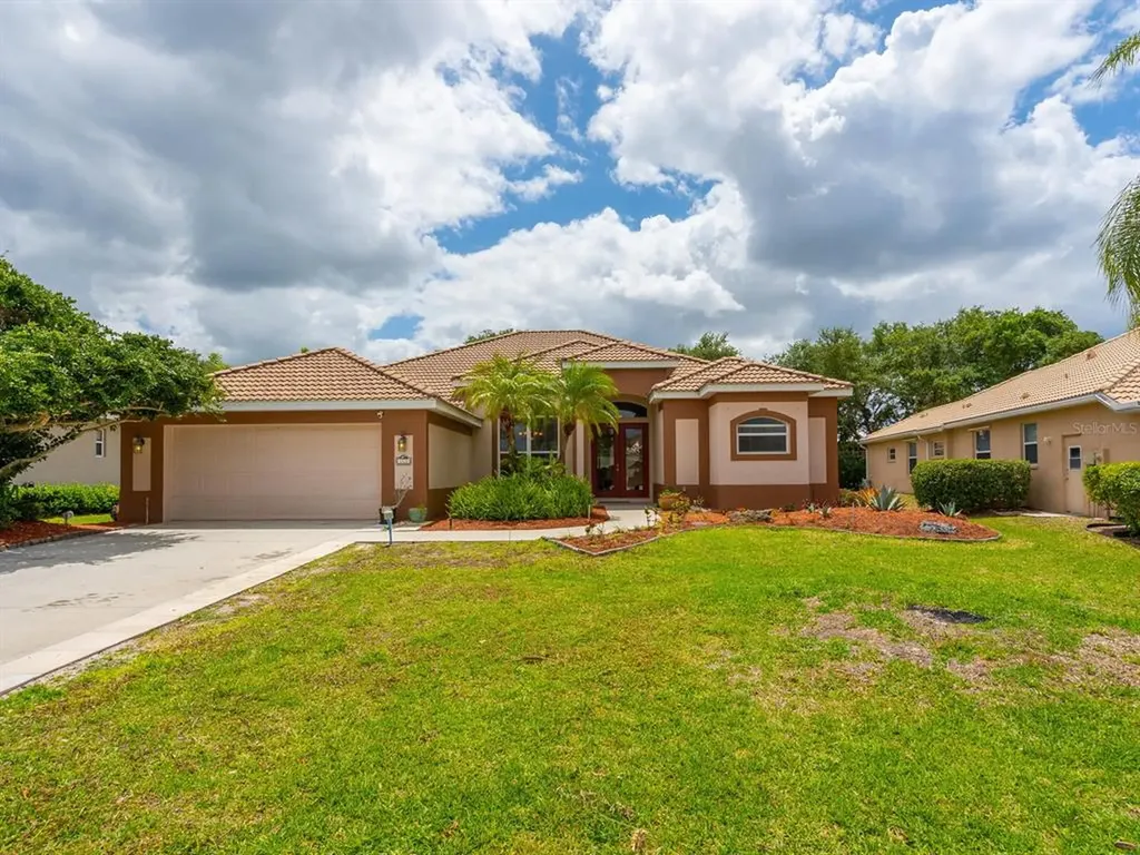 5528 Secluded Oaks Way Sarasota FL 34233