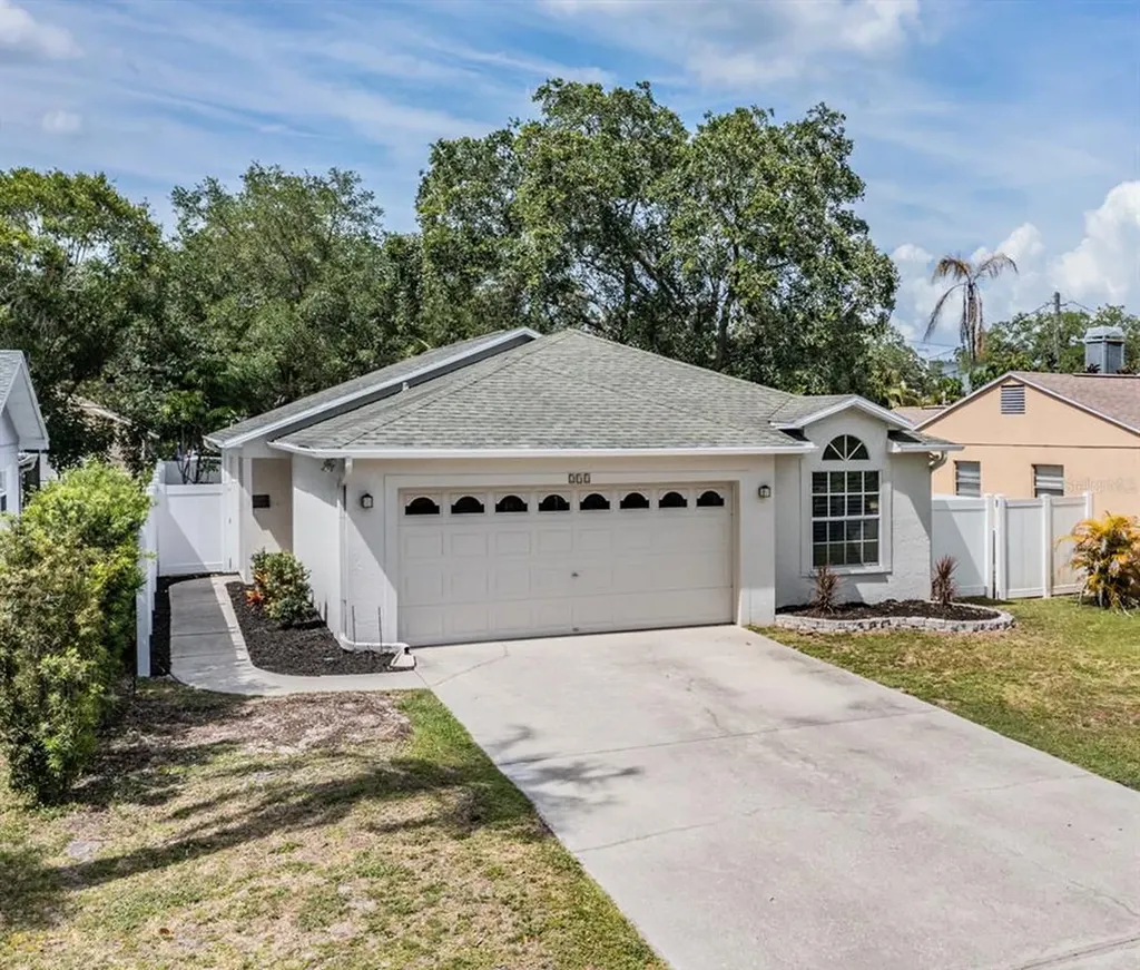 211 43rd Avenue N St Petersburg FL 33703