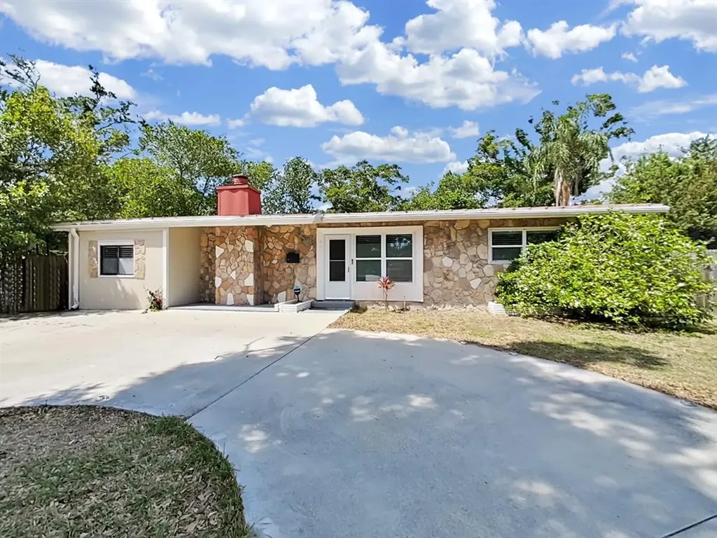 5015 33rd Terrace N St Petersburg FL 33710
