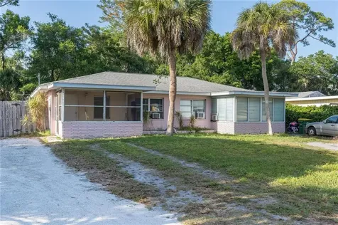 2165 Bay Street Sarasota FL 34237