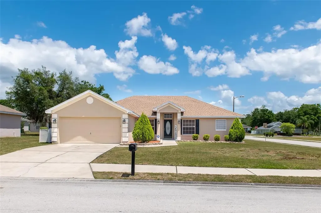 6905 Krenson Oaks Street Lakeland FL 33810