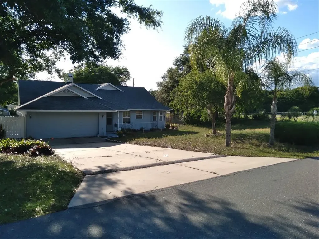 18 Rockport Street Eustis FL 32726