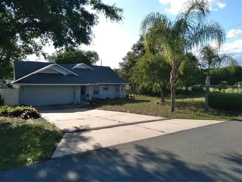 18 Rockport Street Eustis FL 32726