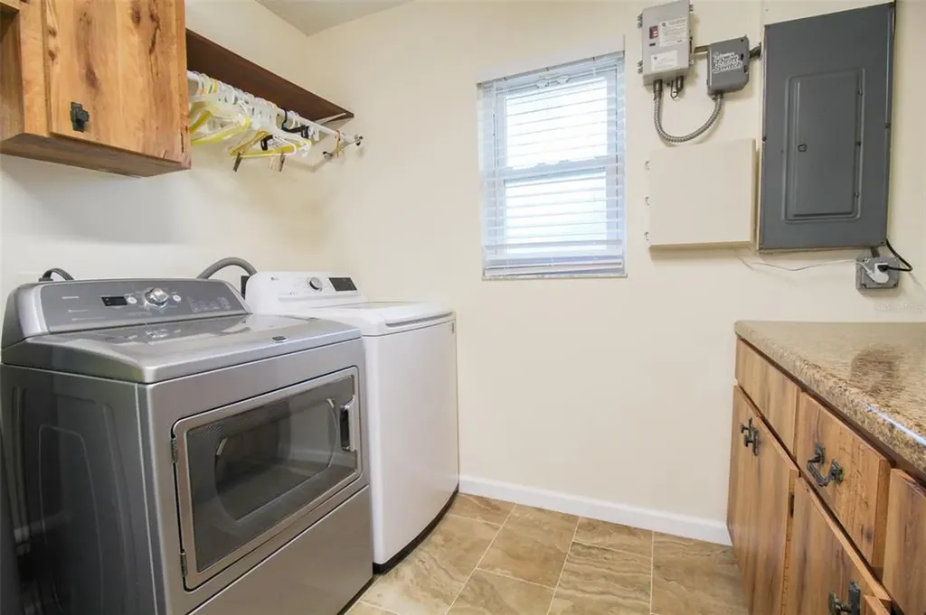 3852 Gatewood Drive Sarasota FL 34232