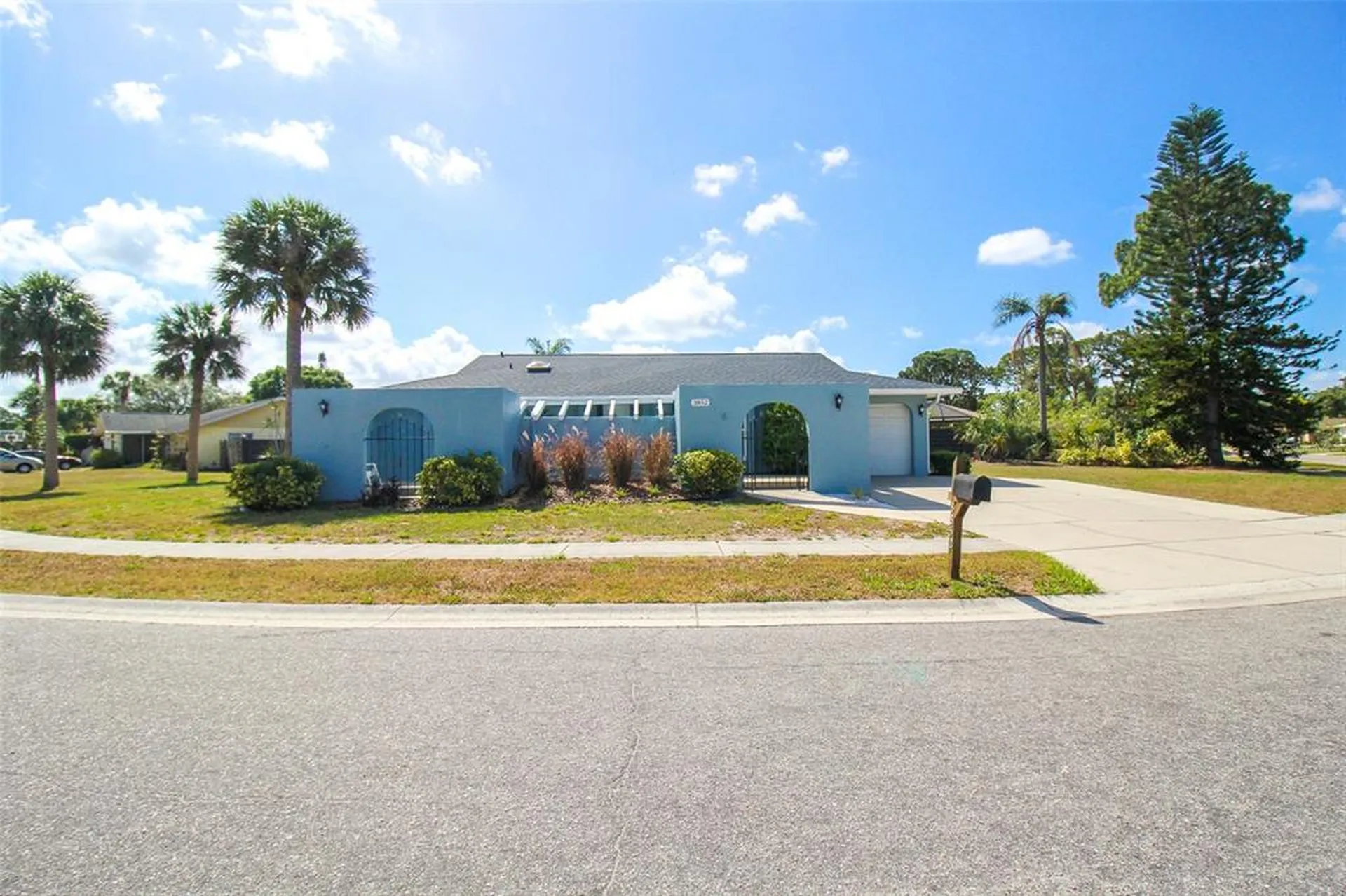 3852 Gatewood Drive Sarasota FL 34232
