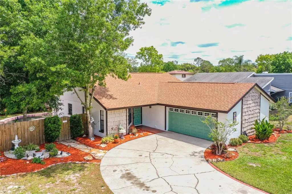 2312 Gnarled Oak Avenue Lutz FL 33549