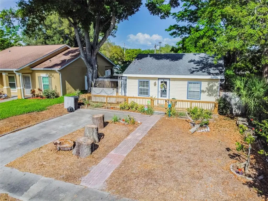 2222 Quincy Street S St Petersburg FL 33711