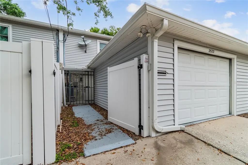 2523 W Tennessee Avenue Tampa FL 33629