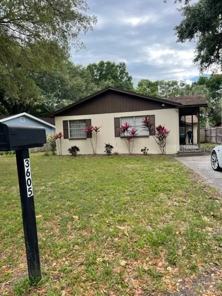 3605 E Royal Palm Circle Tampa FL 33629