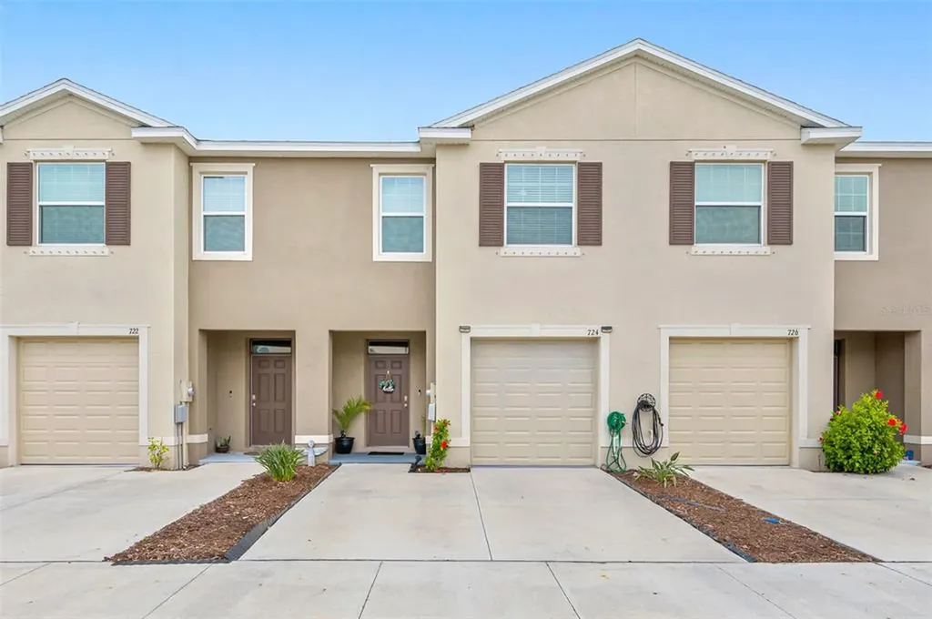 724 Barclay Wood Drive Ruskin FL 33570