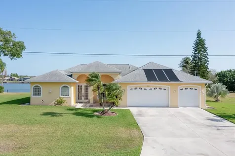 2021 NE 3rd Street Cape Coral FL 33909