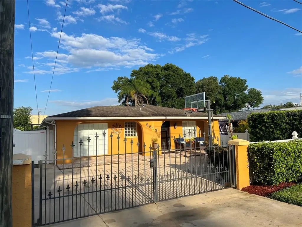 5819 Blossom Avenue Tampa FL 33614