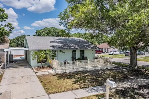 8301 Regina Place Tampa FL 33615